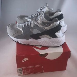 Grey/White/Black NIKE Huarache Size 11